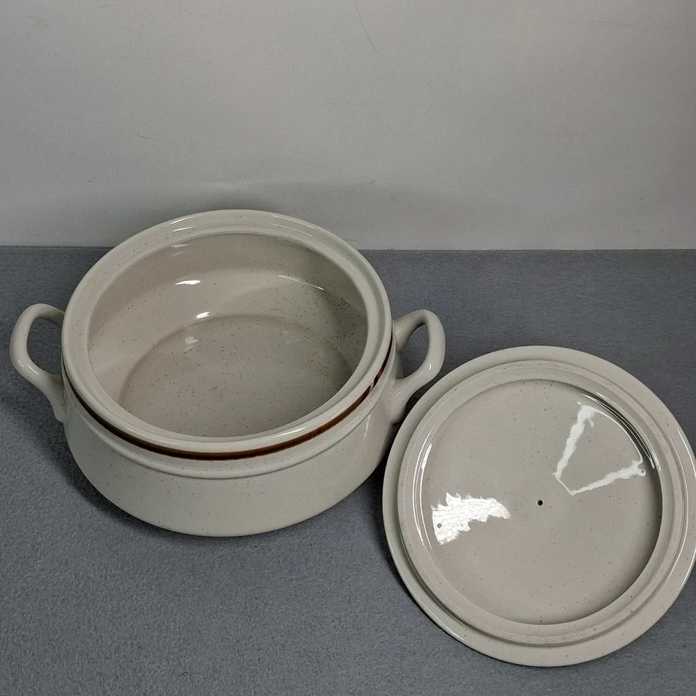 Old Brook Collection Stoneware Casserole Dish With Lid Japan Brown Trim Speckled